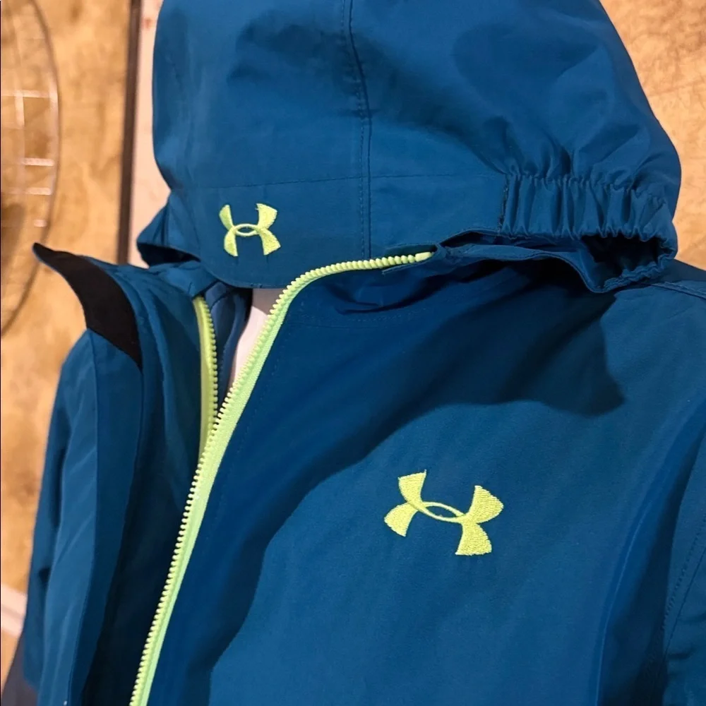 Under Armour Cold Gear Youth XL Navy and Charcoal Hooded Loose Jacket Nearly New